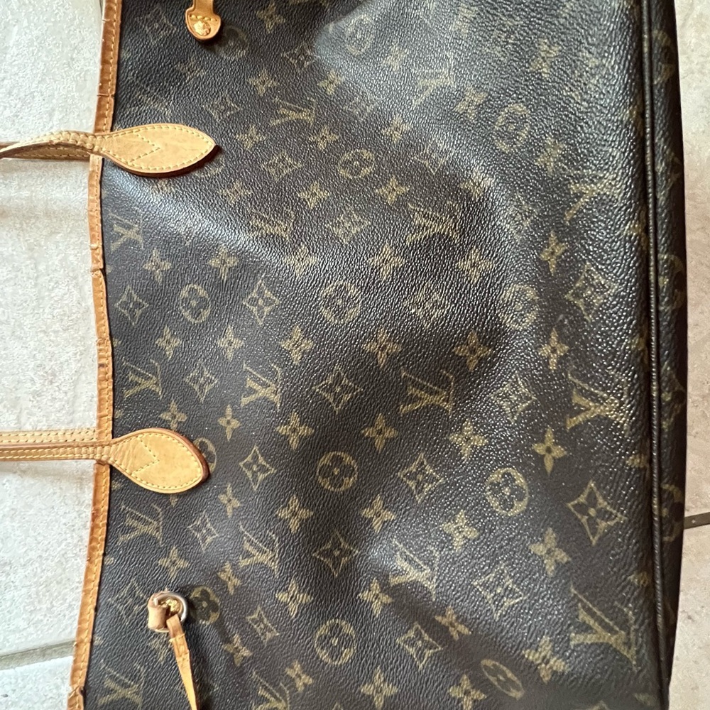 Louis Vuitton Monogram Neverfull MM - Picture 9 of 14